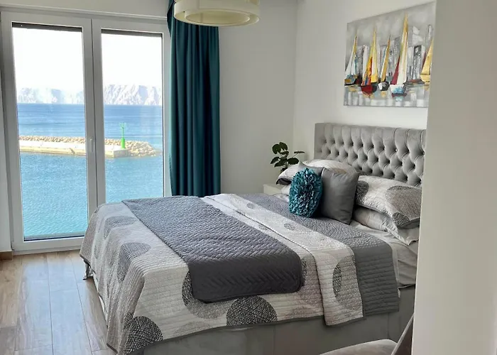 Marina Vista Escape, Lux Seaview 3 Bedrooms Penthouse Apartman *