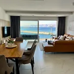 Marina Vista Escape, Lux Seaview 3 Bedrooms Penthouse *