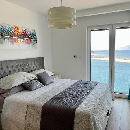 Marina Vista Escape, Lux Seaview 3 Bedrooms Penthouse *