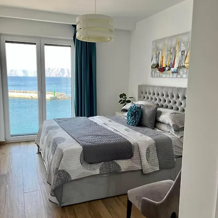Marina Vista Escape, Lux Seaview 3 Bedrooms Penthouse Apartmán *