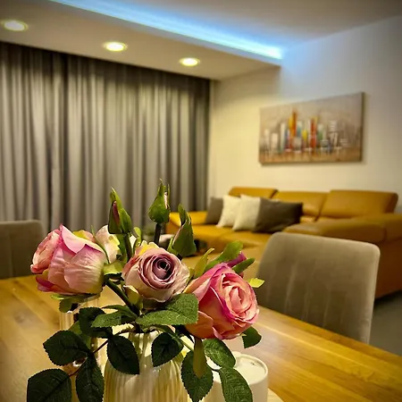 Marina Vista Escape, Lux Seaview 3 Bedrooms Penthouse *