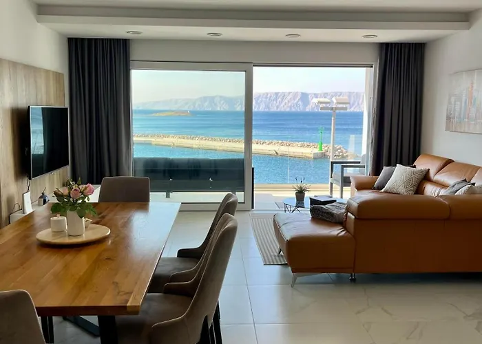 Marina Vista Escape, Lux Seaview 3 Bedrooms Penthouse *