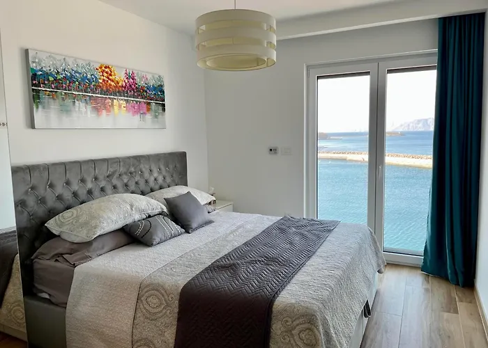 Marina Vista Escape, Lux Seaview 3 Bedrooms Penthouse *